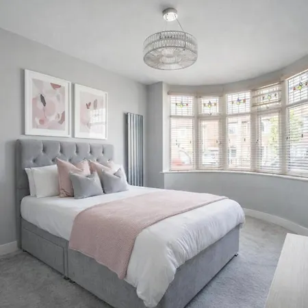 Hébergement de vacances Queenswood House With Games *