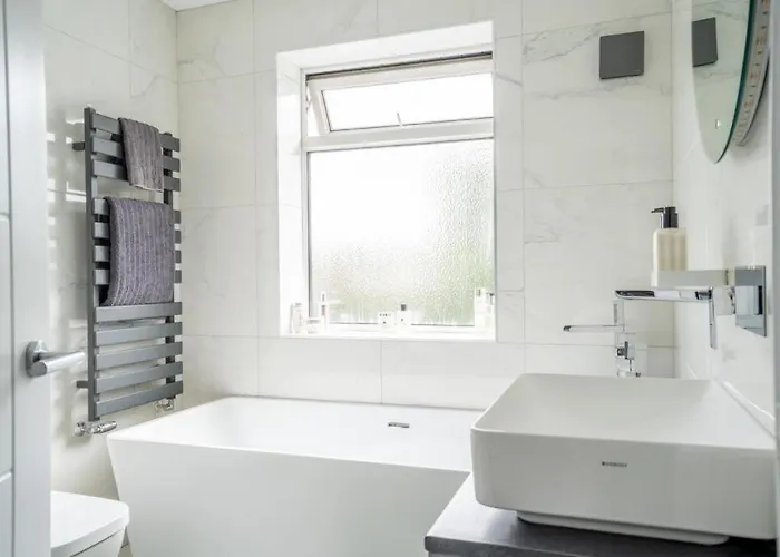 Queenswood House With Games